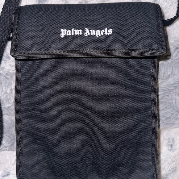 Men’s or Women’s Palm Angel Black Crossbody bag! Brand New and never worn! 🤑🤑 - Picture 3 of 11